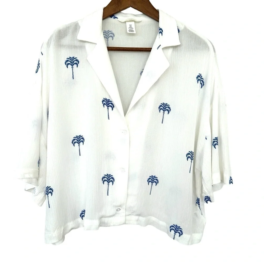 H&M  button down shirt, cropped & oversized, with dolman cut 3/4 sleeves - Picture 4 of 10